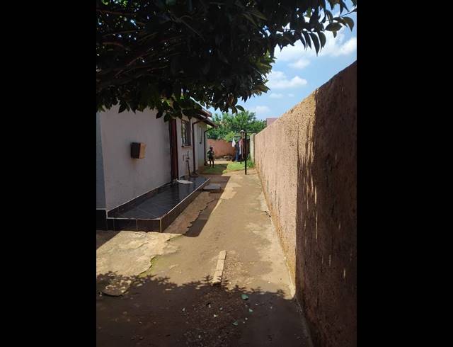 4 BEDROOM HOUSE FOR SALE IN VOSLOORUS EXT